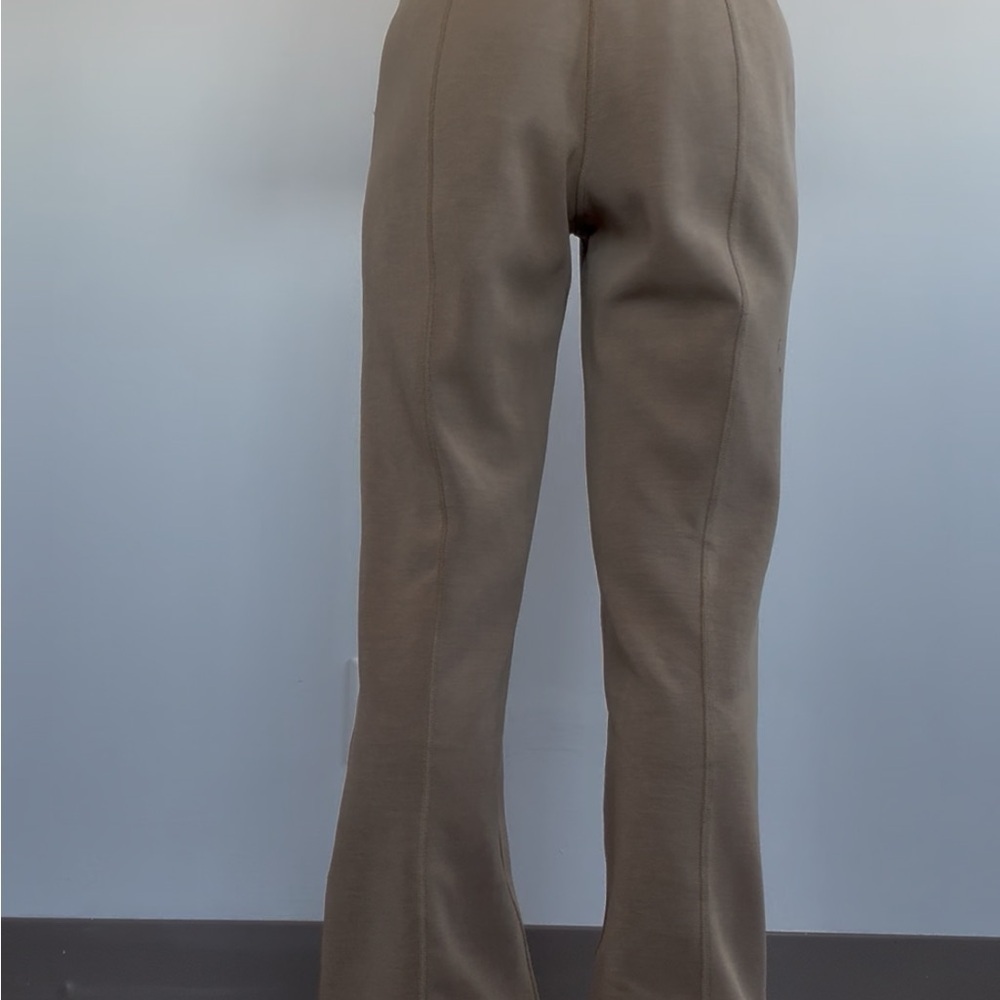 Lululemon Camel High-Waisted Pants - Picture 4 of 9